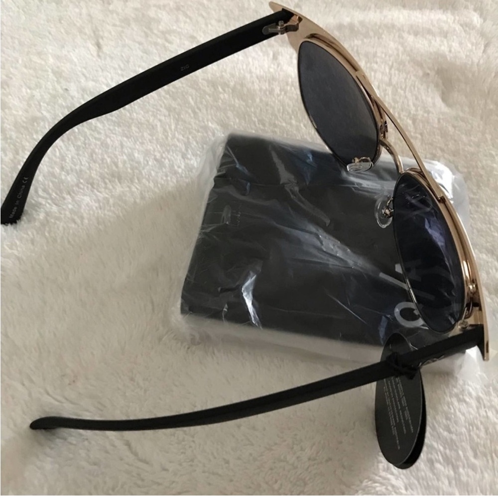 Quay Zig Gold Mirror Sunglasses - Picture 6 of 6